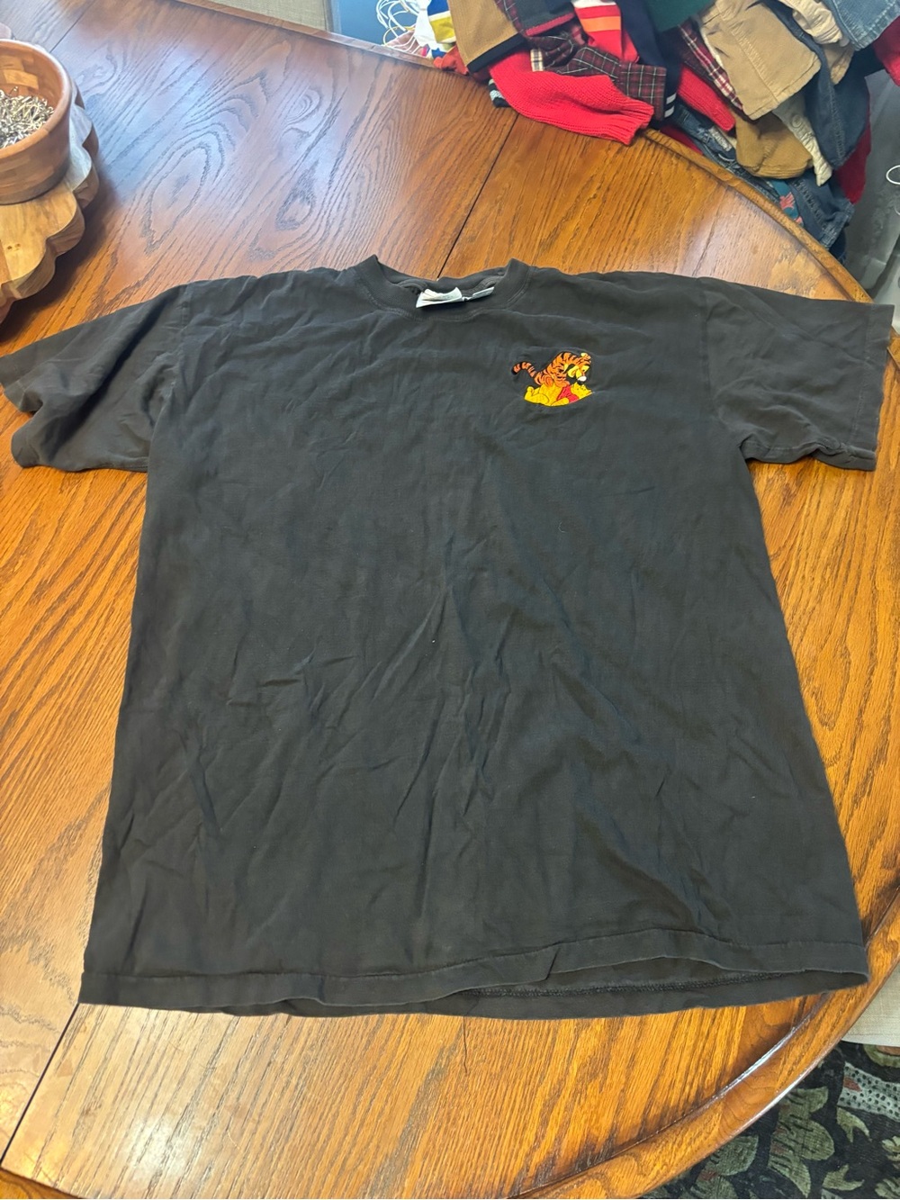 VTG 90s Winnie the Pooh embroidered t-shirt men's XL